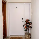 Lazuli Sea View Beachfront Ap 21 * Larnaca