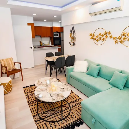 Lazuli Sea View Beachfront Ap 21 라르나카