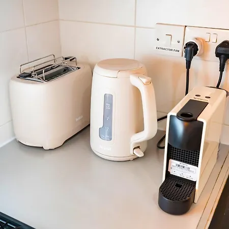 Lazuli Sea View Beachfront Ap 21 아파트