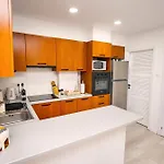 Lazuli Sea View Beachfront Ap 21 لارنكا
