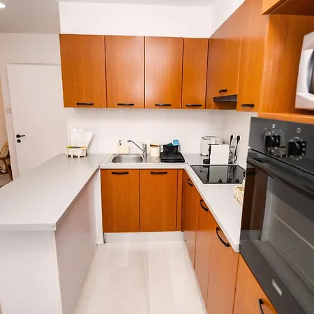 Lazuli Sea View Beachfront Ap 21 Апартаменты