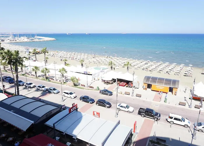 Lazuli Sea View Beachfront Ap 21 Apartamento Lárnaca