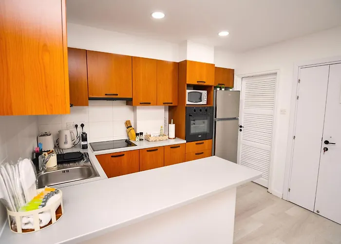 Lazuli Sea View Beachfront Ap 21 Larnaca