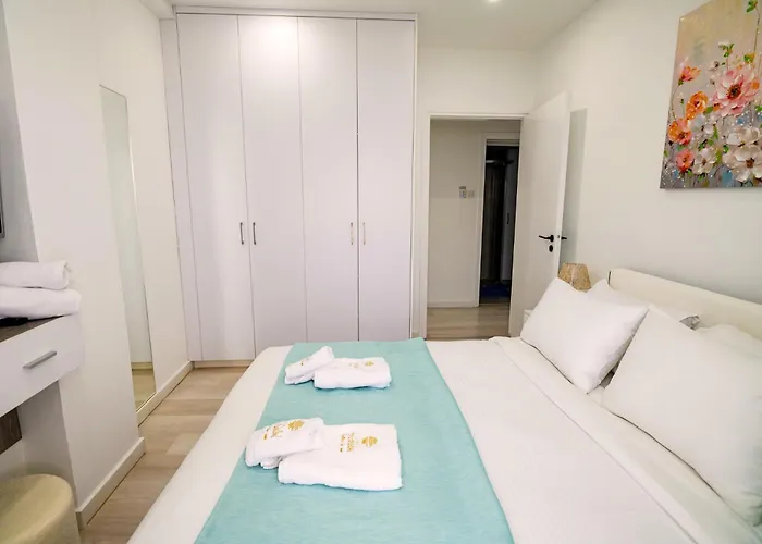 Lazuli Sea View Beachfront Ap 21 Apartment