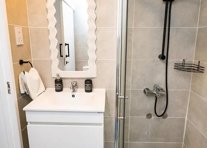 Апартаменты Lazuli Sea View Beachfront Ap 21 *