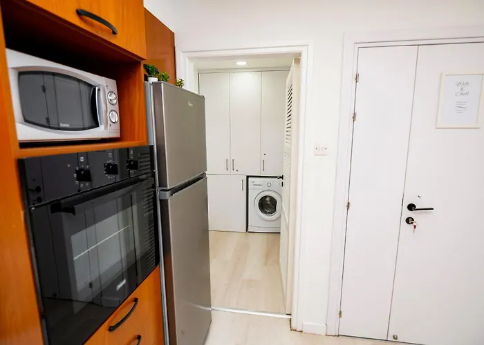 Lazuli Sea View Beachfront Ap 21 Апартаменты *